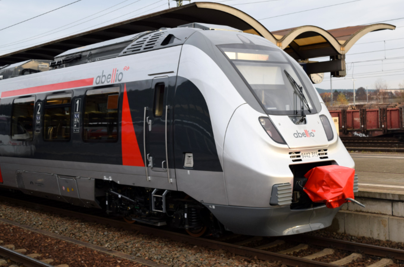 Ein Zug des Eisenbahnverkehrsunternehmens Abellio: Elektrotriebzug vom Typ Talent 2. (Foto: Â© Bahnblogstelle)