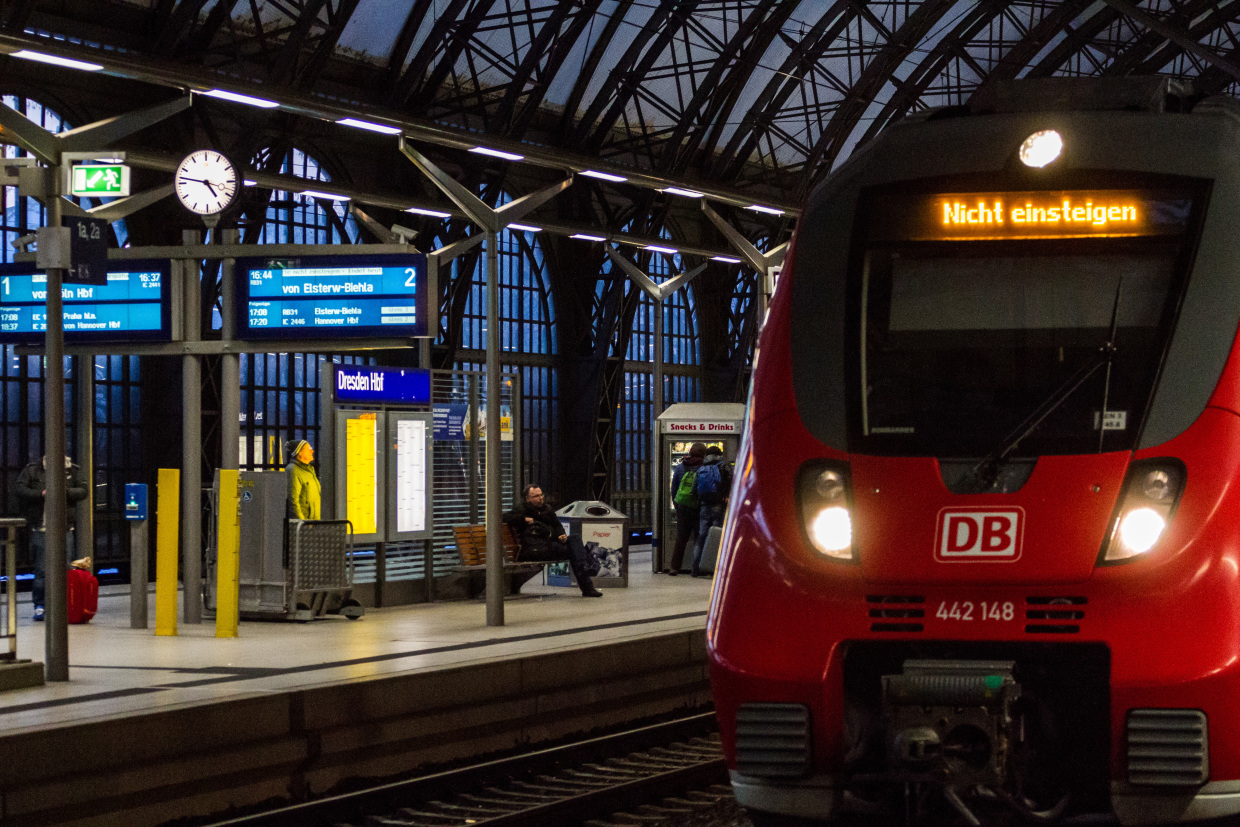"Nicht einsteigen": Zugfahrt endet hier. (Foto: Â© DB AG / Kai Michael Neuhold)