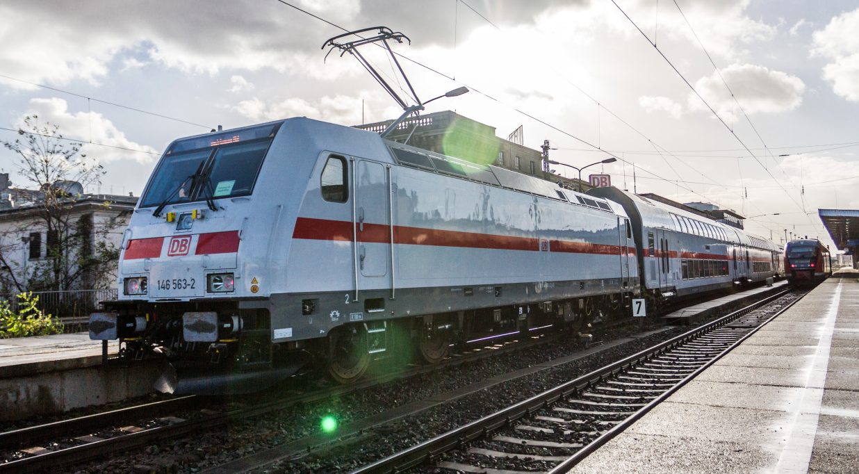 Intercity 2 mit Ellok Baureihe 146. (Foto: © DB AG / Kai Michael Neuhold)