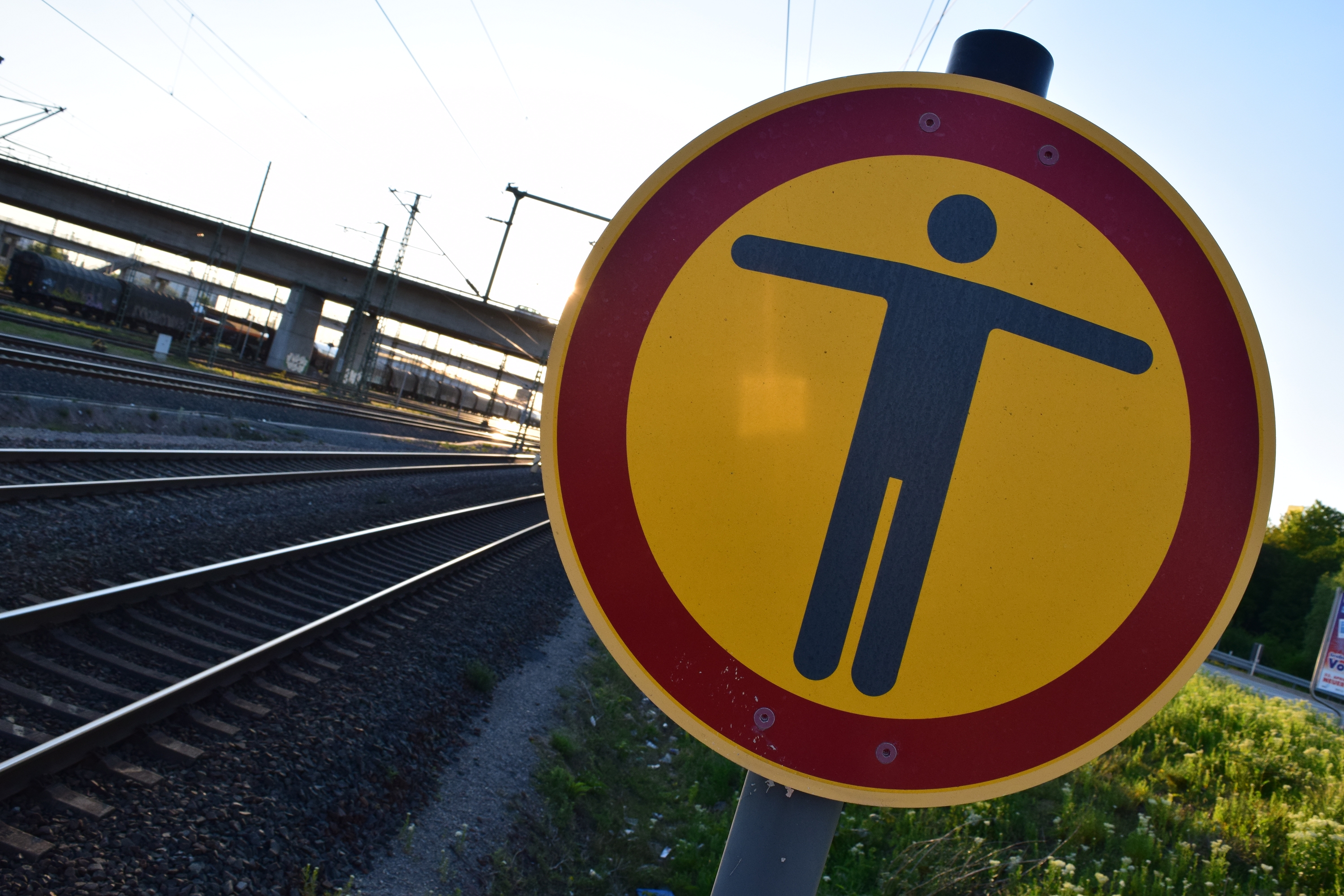 Der Betreten der Gleise ist Unbefugten verboten! (Foto: Â© Bahnblogstelle)