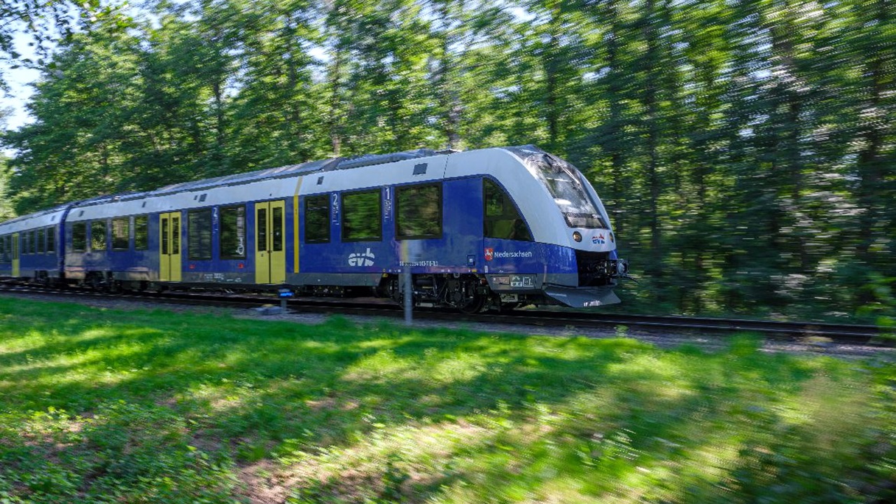 Alstom: Wasserstoffzug Erhält Uneingeschränkte Betriebsgenehmigung ...