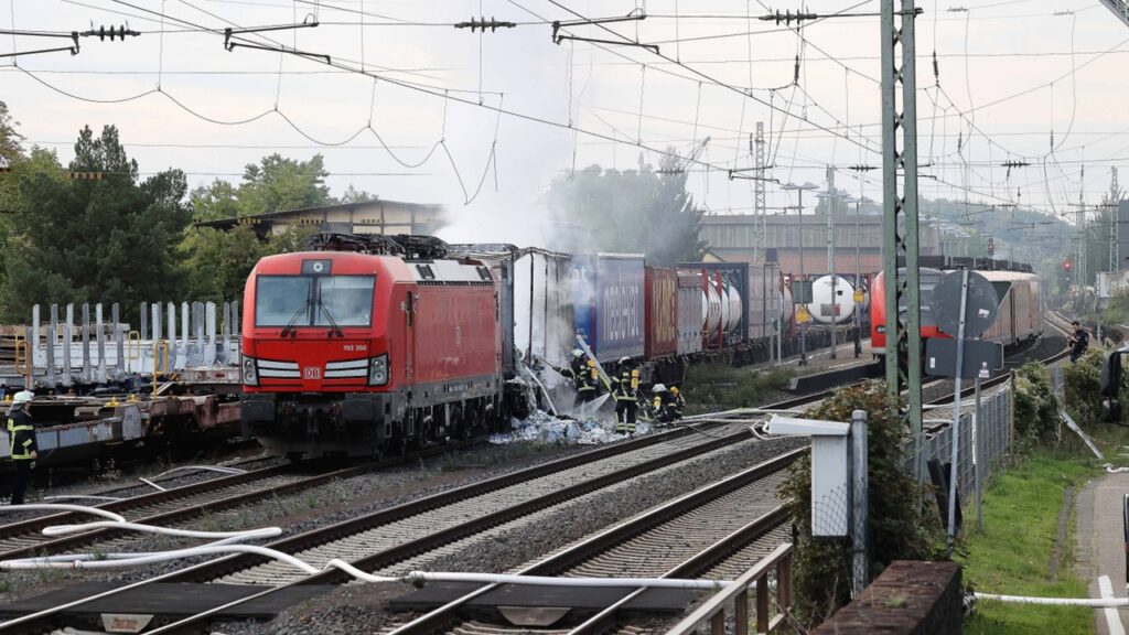 2022 10 rheinbrohl gueterwagen gueterzug brand feuer feuerwehr c imago eibner 1