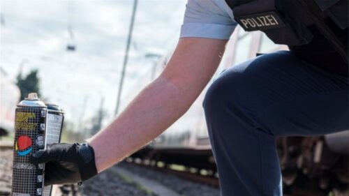 Graffiti-Tat Auf Rangierbahnhof - Bundespolizei Fasst Sprayer ...